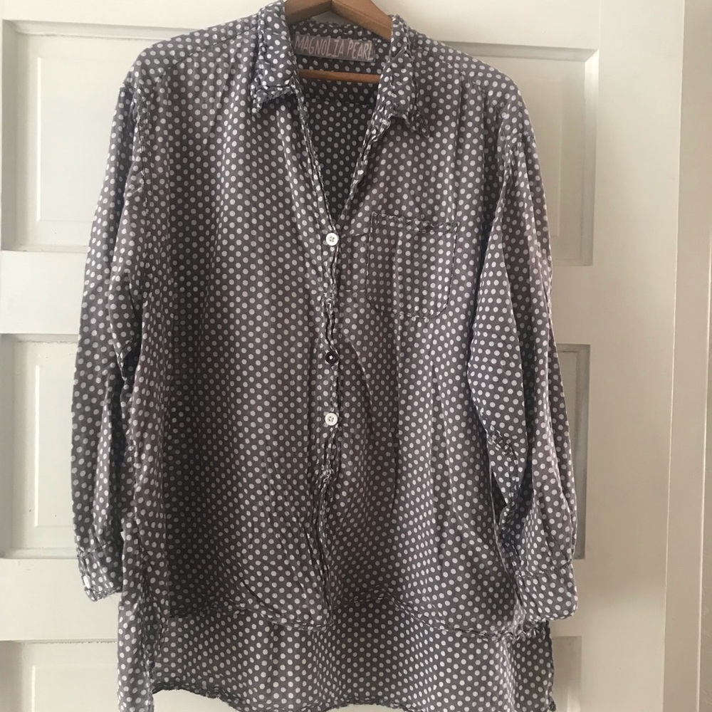 Magnolia Pearl Gray and white Polka Dot Button-Up Shirt